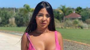 Maeva Ghennam choquée par les photos dAstrid Nelsia et Leana : Cest  limite de la
