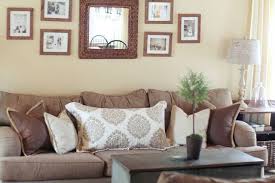 Spiegel Und Rahmen Uber Der Couch Abovecouch Abovecouch Abovecouch Couch Der Rahmen Spiegel Mit Bildern Wanddeko Wohnzimmer Wohnzimmerwand Wohnzimmer Sofa