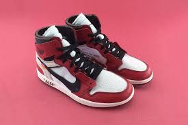 Air Jordan 1 Retro High Og Chicago White And Black Varsity Red Air Jordan 1 Retro High Og Off White Chicago Colorway White Black Varsity Red Release Date September 9 2017 Style Number Aa38 Air Jordans Jordans Sneakers