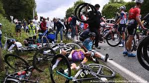 Kitchen crash season 1 episode 2. Tour De France Police Step Up Search For Spectator Who Caused Crash News Dw 28 06 2021