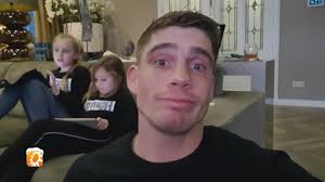 Ongeluk zit in klein hoekje: Rico Verhoeven breekt rib journalist