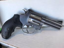 A neighbor has a s&w model 60 with a 3 inch barrel that he is thinking of selling. Smith Wesson 60 4 3 Chiefs Special Target