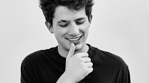 Beberapa bagian terjemahan lagu mungkin mengalami perubahan. Bedah Lagu Attention By Charlie Puth