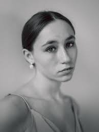 Lou Boucher @louisianne.boucher April, 2025 • #montrealphotography  #headshotphotography #headshotsmtl #headshotsession #montrealphotoshoot  #montrealphotographer #mtlphotographer #actressphotoshoot  #portraitphotoshoot #photosmadewithlove