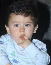 Pin By Tanvi Rana On Tak Cute Baby Wallpaper Karena Kapoor Kareena Kapoor Khan