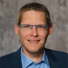 Janis Steiner und Prof. Dr. Peter Vatter , FOM Hochschule für Oekonomie &… 