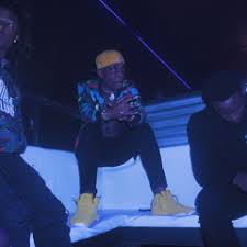 Listen to Foreign Draper X No Hook 3 by Kid Draper in foreign..😊 playlist  online for free