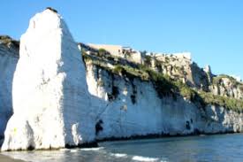 Appartamenti sulla spiaggia di san lorenzo a vieste le case vacanze si trovano sul lungomare nord, a soli 1000 metri da vieste, sulla litoranea che costeggia la costa che porta verso peschici. Vieste Vieste Appartamenti Vieste Vieste Appartamenti Affittasi Appartamenti Sul Mare Per Vacanza Benvenuti A Vieste Appartamenti Vieste Residence Vieste Appartamenti Vacanze Vieste Appartamenti In Affitto A Vieste Appartamenti Affitto A