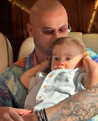Wisin y su hijo #Dylan son inseparables. 🥰😍❤️ ¡Nos derretimos de amor!
