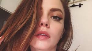Secondo l'accusa, la drag queen è stata accusata di violenza domestica ma lei, nel. Chi E Annalisa Scarrone Biografia Eta Fidanzato Tatuaggi E Instagram