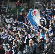 Berücksichtigt werden feststehende neuzugänge sowie rückkehrer. Hansa Rostock Nach Neun Jahren 7500 Fans Feiern Ruckkehr In 2 Liga Welt