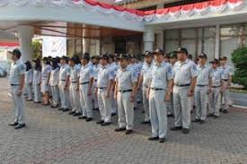 Pria tewas tersebut diketahui mengenakan celana jeans warna biru dan baju hitam lengan panjang. Gaji Karyawan Spbu Cahunit Com