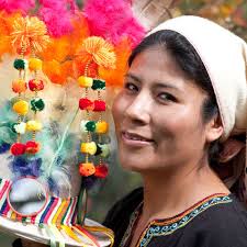 Bolivian woman with her manta, a traditional scarf. Bolivien Reisen Salzwuste Titicacasee Erleben A E Erlebnisreisen