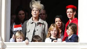 Caroline werd in 1957 geboren als het eerste kind van reinier iii van monaco en diens echtgenote prinses grace. Caroline Von Monaco Wird 60