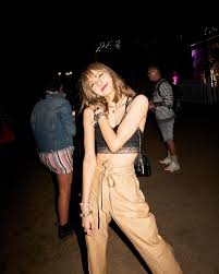 Lisa blackpink swalla solo performance pic. Queen Of Style Blackpink S Lisa S Off Duty Outfits To Inspire Your Wardrobe Soompi