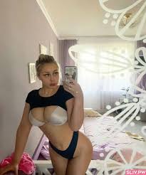 Слив голой Alknwt — фото и видео 18+