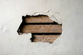 Pin By C Gleaton C Gleaton On Home Decorating In 2020 Plaster Repair Repairing Plaster Walls Plaster Walls