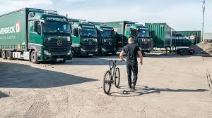 Unless otherwise noted, attendees listed graduated with bachelor's degrees. Actros Of Fiets Witek Kaplon En Adrian Sieczkarek Rijden Samen Roadstars