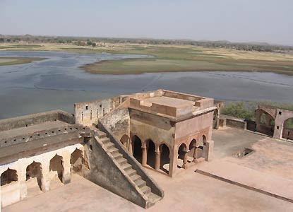Barwa Sagar: Bundela Bastion
