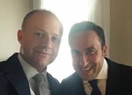 Auto vola giù dal viadotto sulla Palermo-Catania: un morto e un ferito