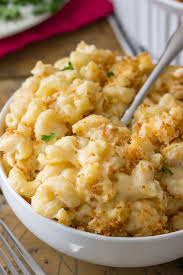 A Classic And Easy Baked Mac And Cheese Recipe This Recipe Is Dangerousl Best Mac N Cheese Recipe Baked Mac And Cheese Recipe Easy Baked Mac And Cheese Recipe