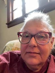 Introduction of a Kansas woman with a sense of humor