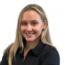 Dana Snelling's Instagram, Twitter & Facebook