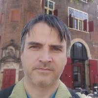 80+ perfiles de «Sala»