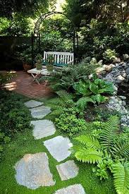 Elbow Grease Is The Reason Behind This Garden For All Seasons Amenagement Paysager Jardins Beaux Jardins