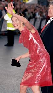 Secret exclusive julia exclusive stargirl secret set. Julia Roberts Infamous Armpit Hair Reveal Was A Statement But Not The One You Think Vogue