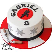 Ninja Torte Mit Ninja Stars Und Nunchucks Ninja Nunchucks Stars Torte Ninja Birthday Cake Ninja Birthday Ninja Cake