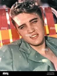 Elvis portrait color hi-res stock photography and images