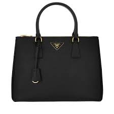 Discover prada official website and buy online the latest collections of bags, clothes, shoes, accessories and much more. Prada Taschen Schuhe Accessoires Von Prada Fashionette