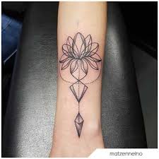Tatuaggi maori simboli con fiori. Significato Tatuaggio Fiore Di Loto Tante Idee Tattoo Per Te