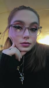 Is there a thing as "nerdy goth?" 🤓