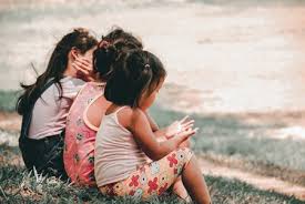 Empieza a querer hacer cosas y tomar decisiones por sí mismo. Desarrollo Social En Bebes Y Ninos Asi Socializa Tu Hijo Segun Su Edad
