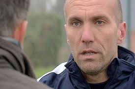 Christophe revault (born 22 march 1972) is a french former professional footballer who played as he is now the sporting director of his former club le havre. Apres Le Depart De Christophe Revault Le Hac En Quete D Un Entraineur