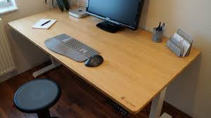 Der schreibtisch sollte eine optimale höhe haben, damit das arbeiten gesund und ergonomisch ist. Ergonomischer Schreibtisch Anforderungen 7 Empfehlungen