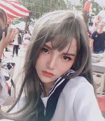 Sự thật đằng sau những bức hình về cô gái lai Tây mặc đồng phục khiến nhiều  người ngỡ ngàng