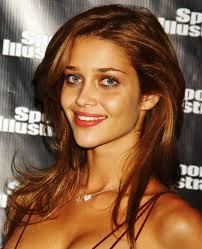 It is a perfect match for women having a fair skin tone and suits hazel brown eyes the most. 200 Top Women S Clothing Stores Locations In California Hair Colors That Look Really Good With Brown Eyes Black Hair With Brown Highlights