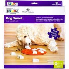 Puzzle feeders slow your dog's eating down and therefore reduce the chance of your dog suffering from gdv or bloat. Nina Ottosson Dog Smart Treat Puzzle Viovet Co Uk
