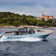Wajer yachts is renown for it's captain's launch, wajer 55, 38, 38 s and 37 models. Rent The Tender Wajer 38 On The French Riviera 212 Yachts