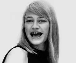 BIOGRAFIA DI MARY TRAVERS
