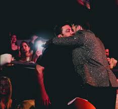 Για να είσαι πάντα μπροστά, ακολούθησε τον κόσμο του fthis.gr: O Kwnstantinos Argyros Se Mia Nea Empeiria Diaskedashs Sth Nyxterinh A8hna Grxpress