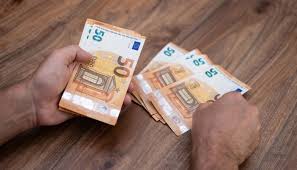 Dit wordt het verschil in het modaal inkomen tussen mannen en vrouwen in 2026