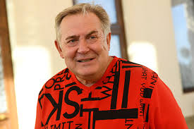 Итак, юрий стоянов появился на свет в 1957 году в обычной интеллигентной одесской семье. Yurij Stoyanov Popal V Bolnicu Kino Kultura Lenta Ru