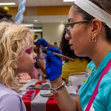 Mary DiSomma and Bill DiSomma are Hephzibah superstars. Heart of Gold award  winners in 2021, Mary and Bill are outspoken ambassadors of Hephzibah's  work, bringing our story to the national scale. 100%