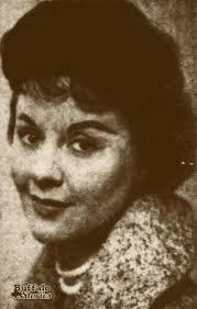 Paula Drew's Instagram, Twitter & Facebook