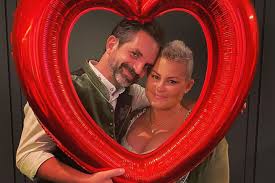 Book your hotel in angelsberg online! Mia De Vries 29 Ehemann Widmet Ihr Ruhrende Zeilen Zum 30 Geburtstag Gala De