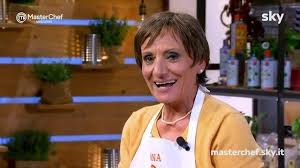 She was eliminated in masterchef season 3 episode 9 due to her under cooked tortellini. Concorrente Di Masterchef Anna Sky